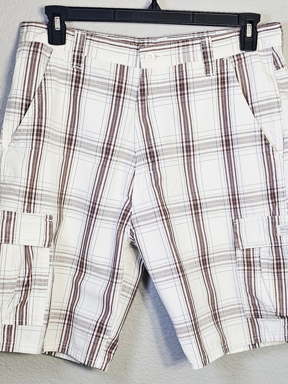 Wrangler Cargo Shorts Men’s 34 White Brown Plaid 6 Pocket Casual Summer